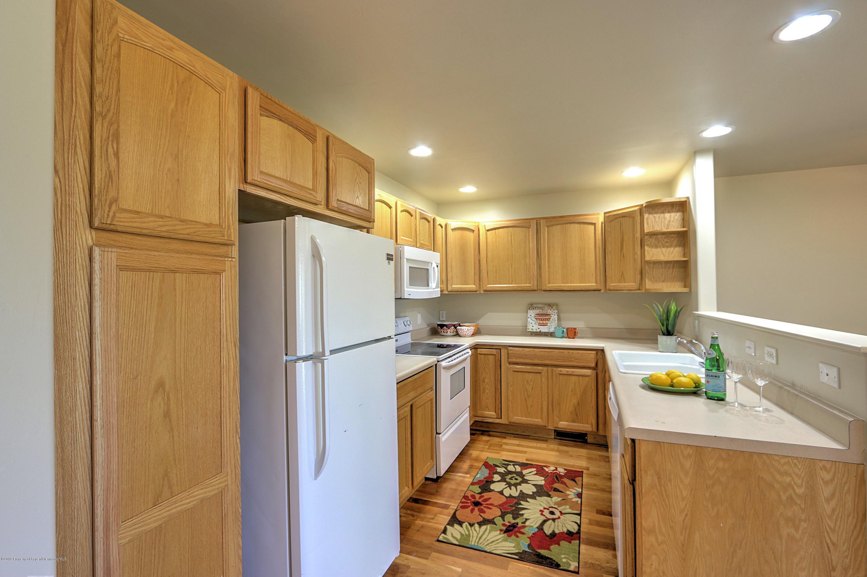 330 South 9th Street Rifle, CO 81650 - Photo 4 of 21 Kitchen