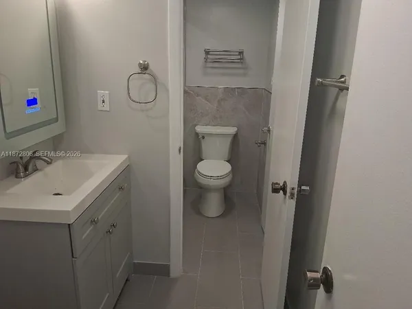 $1,750 | 1000 St Charles Place, Unit L20, Pembroke Pines, FL 33026