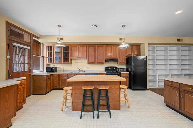 $399,900 | 5443 South Cornell Avenue, Unit 2N, Chicago, IL 60615