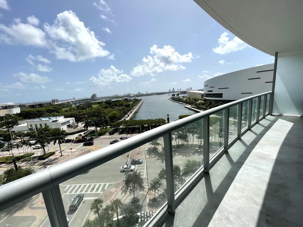 888 Biscayne Boulevard, Unit 811 Miami, FL 33132 - Photo 13 of 33