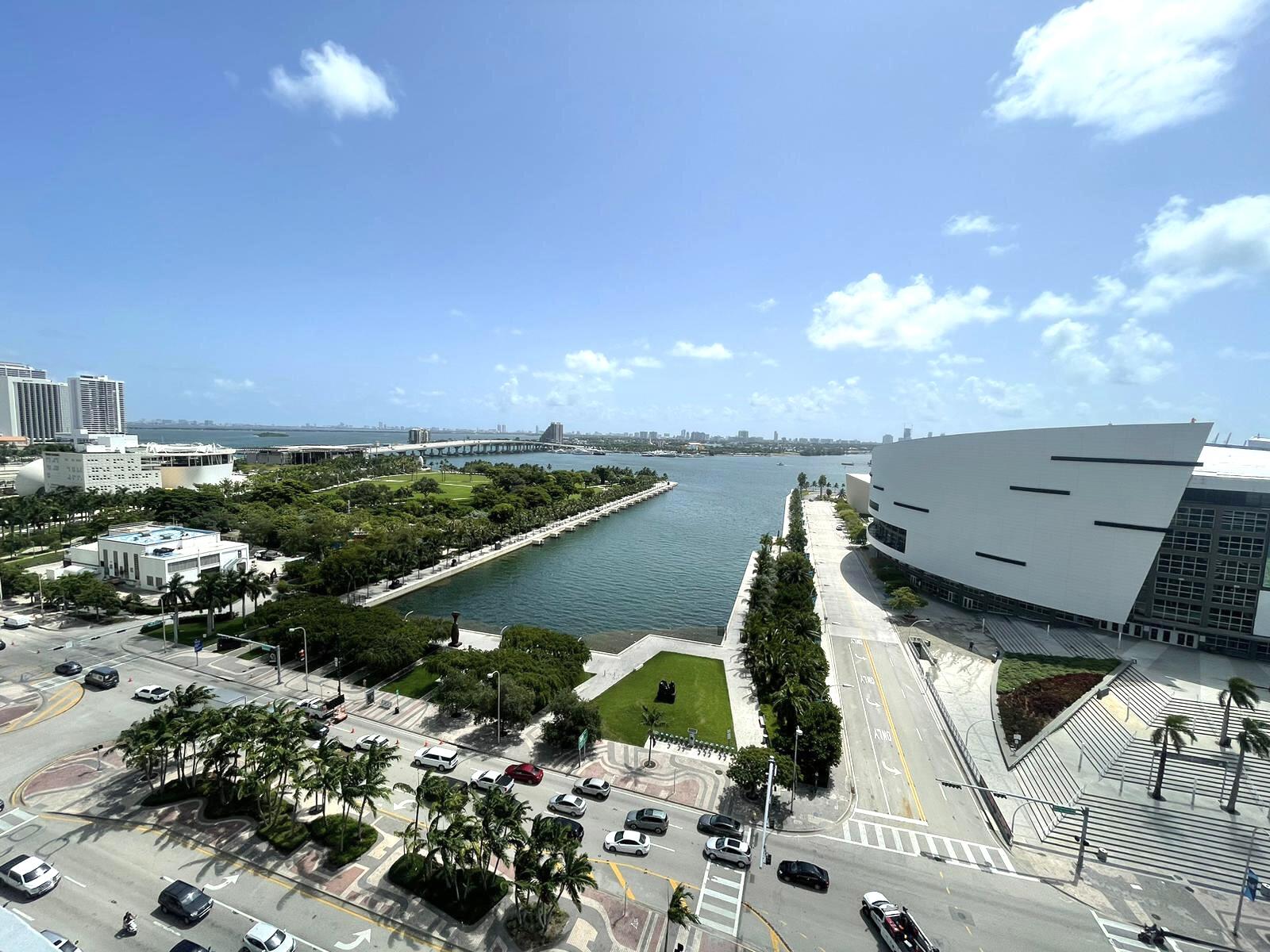 888 Biscayne Boulevard, Unit 811 Miami, FL 33132 - Photo 14 of 33