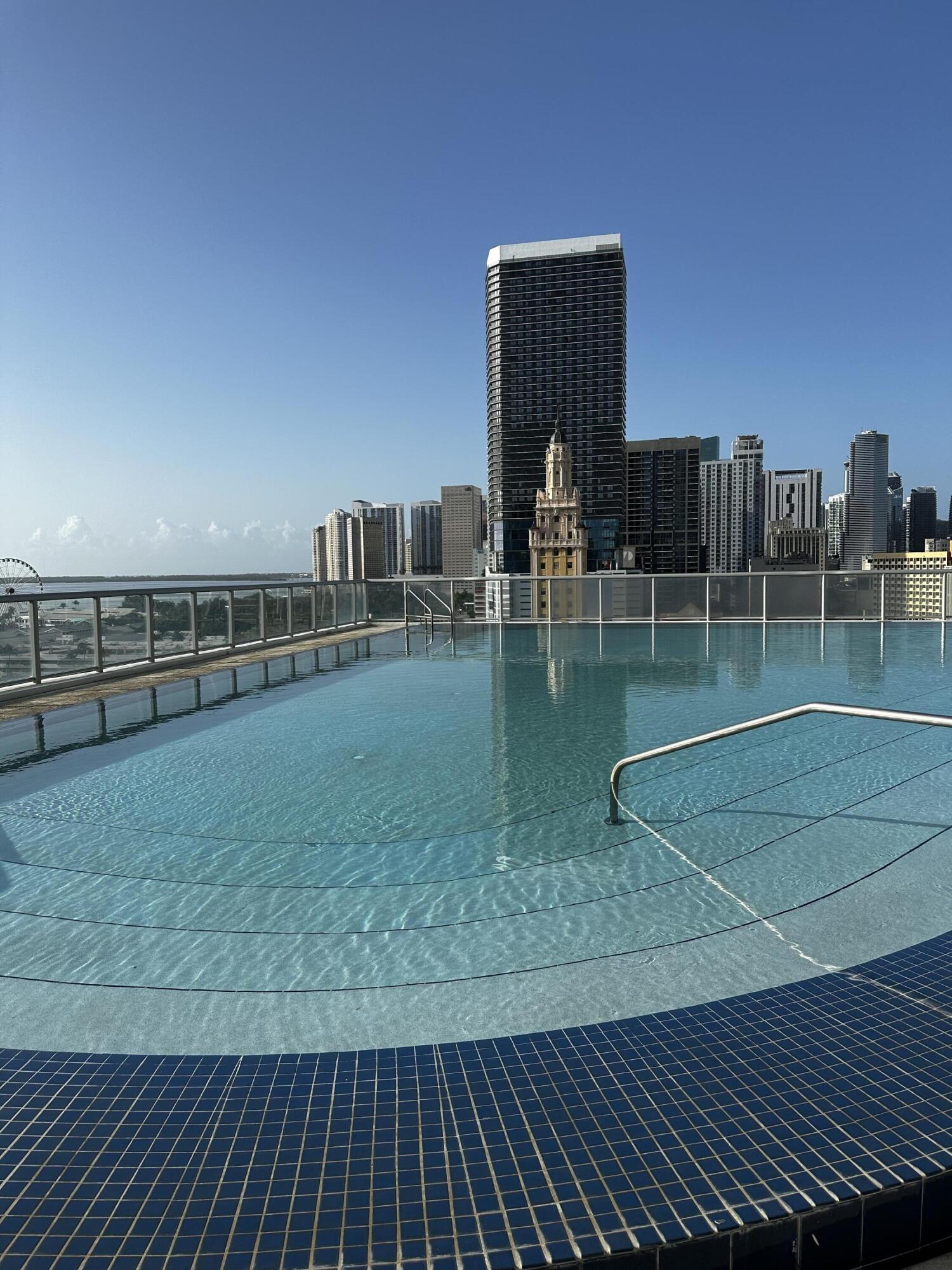 888 Biscayne Boulevard, Unit 811 Miami, FL 33132 - Photo 32 of 33 a view of a terrace