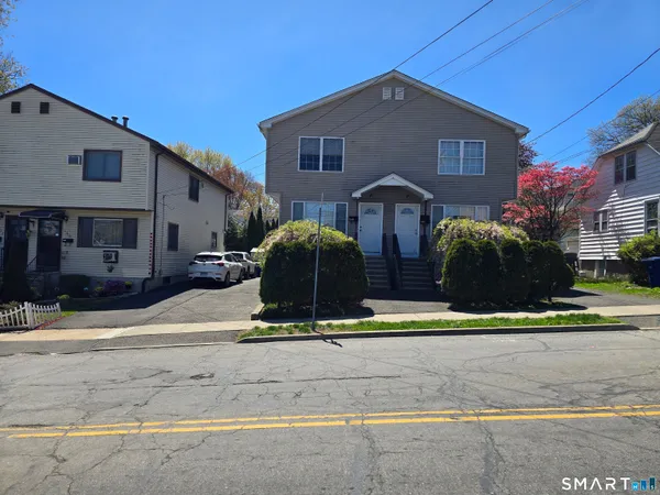 $2,600 | 148 Granfield Avenue, Bridgeport, CT 06610
