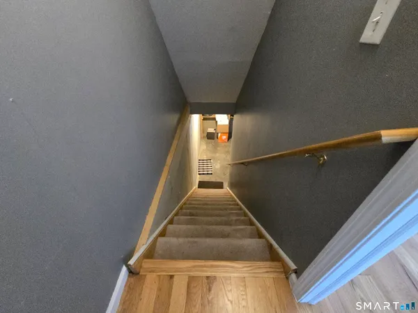$2,600 | 148 Granfield Avenue, Bridgeport, CT 06610