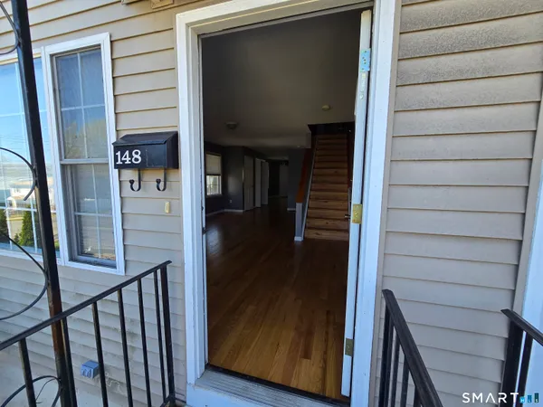 $2,600 | 148 Granfield Avenue, Bridgeport, CT 06610