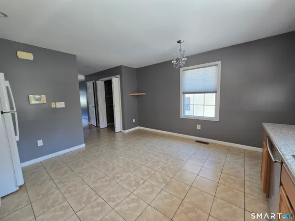 $2,600 | 148 Granfield Avenue, Bridgeport, CT 06610