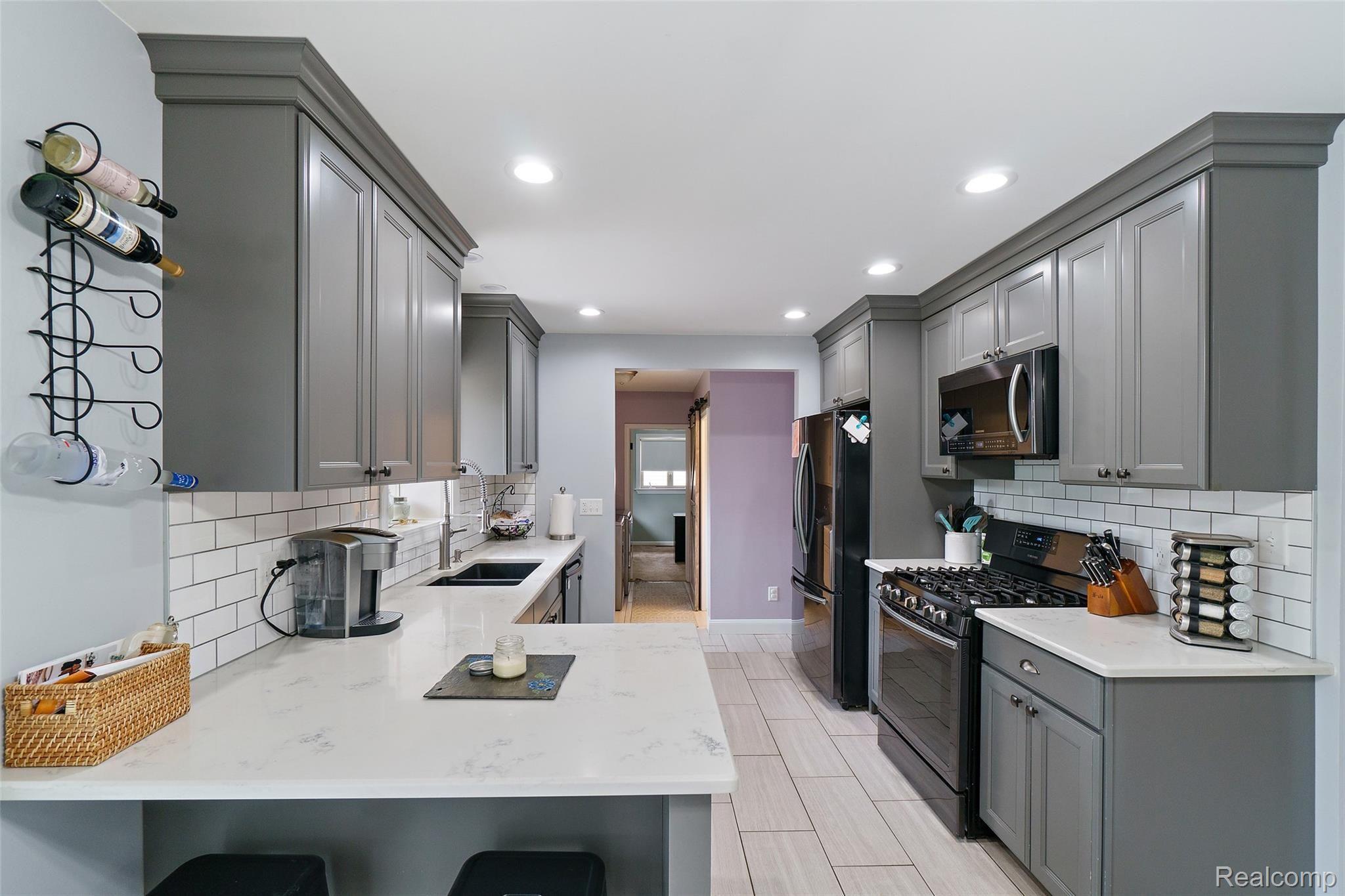 25154 22 Mile Road New Baltimore, MI 48051 - Photo 12 of 26 25154 22 Mile-25.jpg