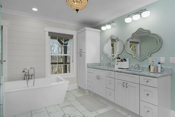 $850,000 | 1022 River Bend Drive, Chattanooga, TN 37419