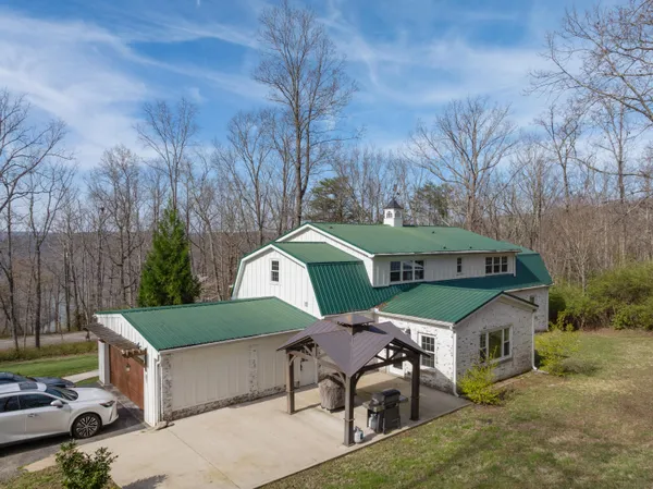 $850,000 | 1022 River Bend Drive, Chattanooga, TN 37419