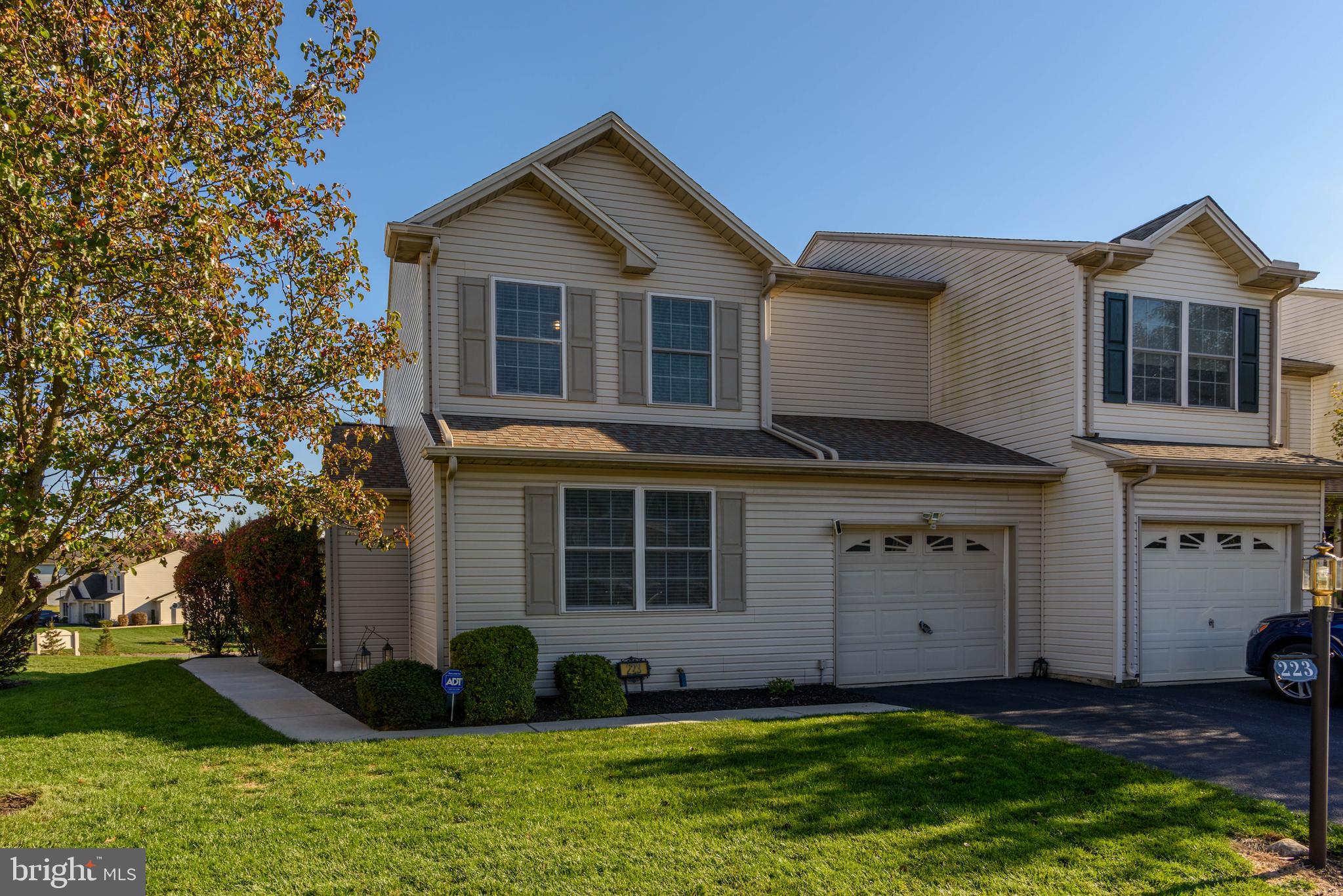 223 Silver Leaf Ridge Harrisburg, PA 17110 - Photo 2 of 26 Gallery Image 2