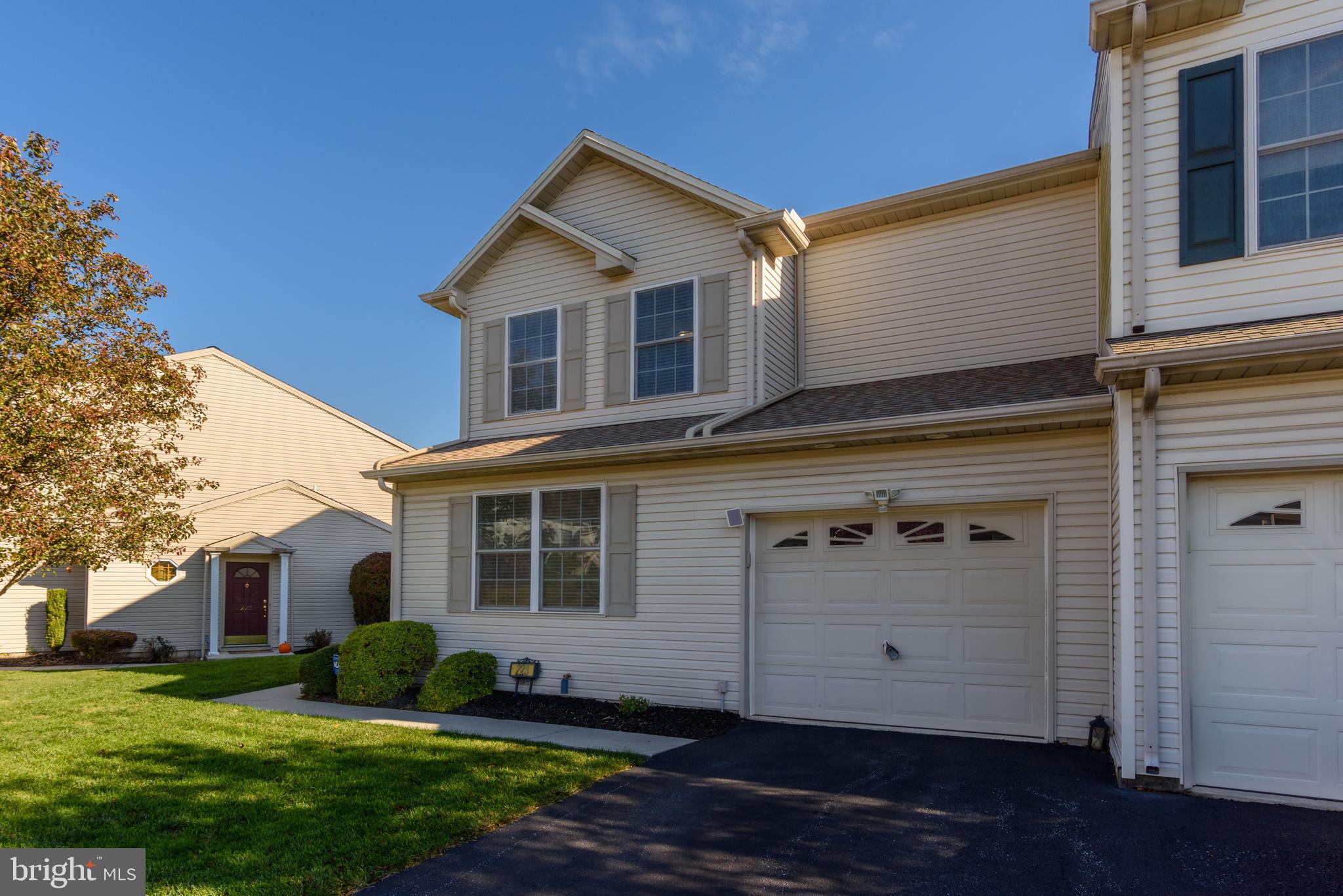 223 Silver Leaf Ridge Harrisburg, PA 17110 - Photo 4 of 26 Gallery Image 4