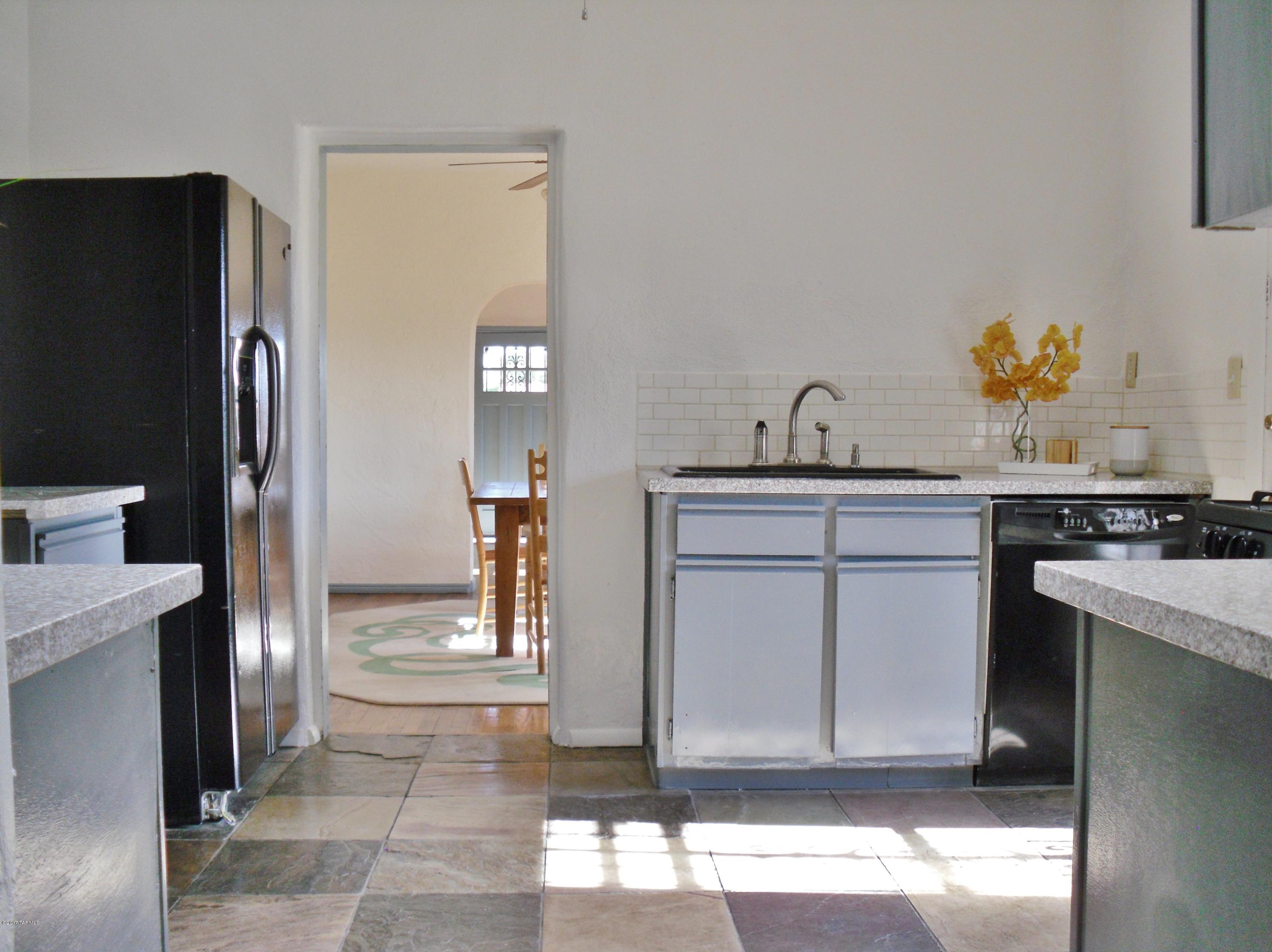 211 East Navajo Road Tucson, AZ 85705 - Photo 14 of 32 Gallery Image 14