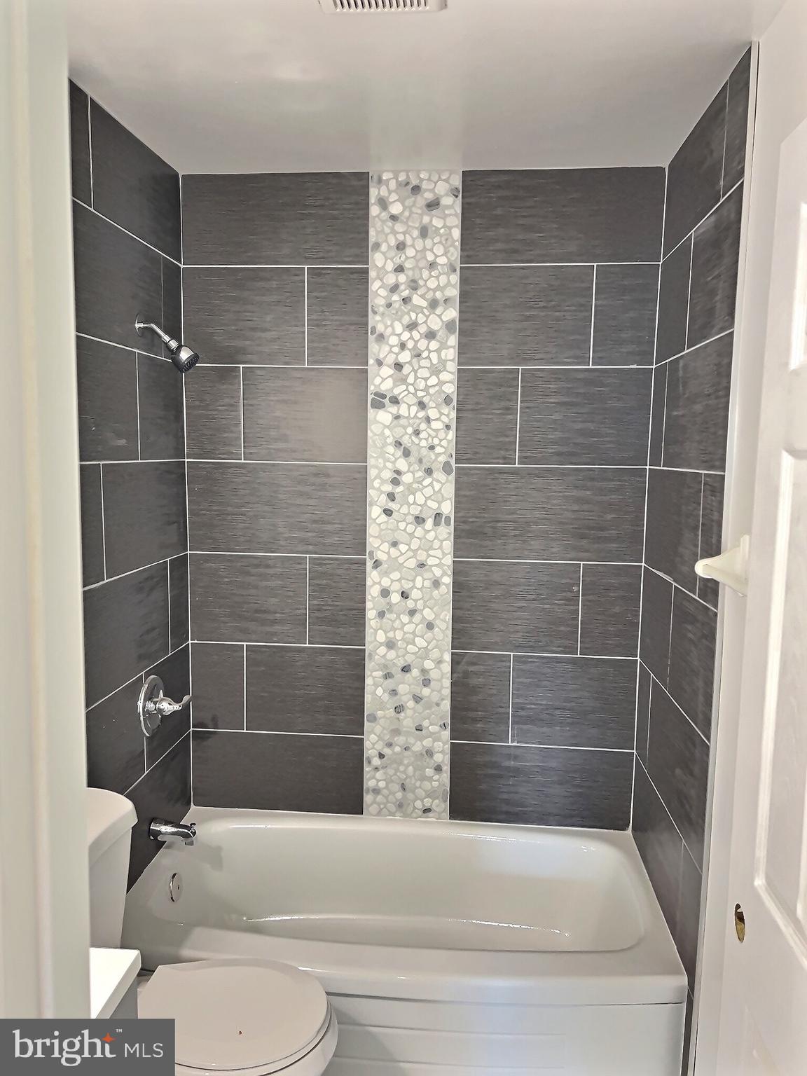 18 Haley Road Essex, MD 21221 - Photo 4 of 13 Upstairs Bath