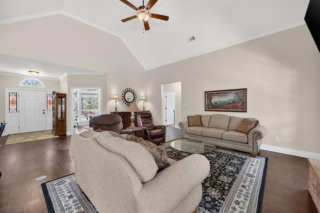 403 Arrowhead Point Kerens, TX 75144 - Photo 7 of 40 a living room with furniture