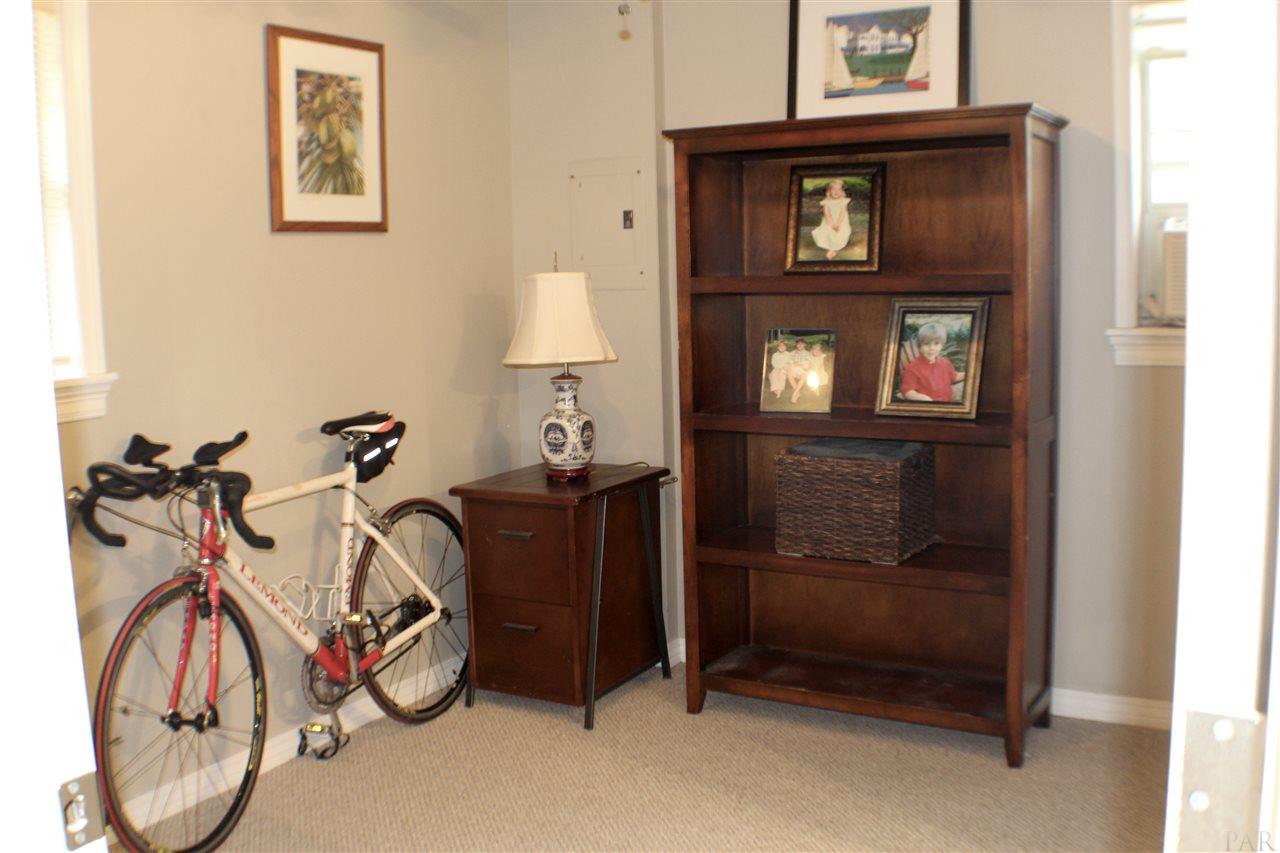 110 Country Club Road Pensacola, FL 32507 - Photo 20 of 25 Carriage house bedroom
