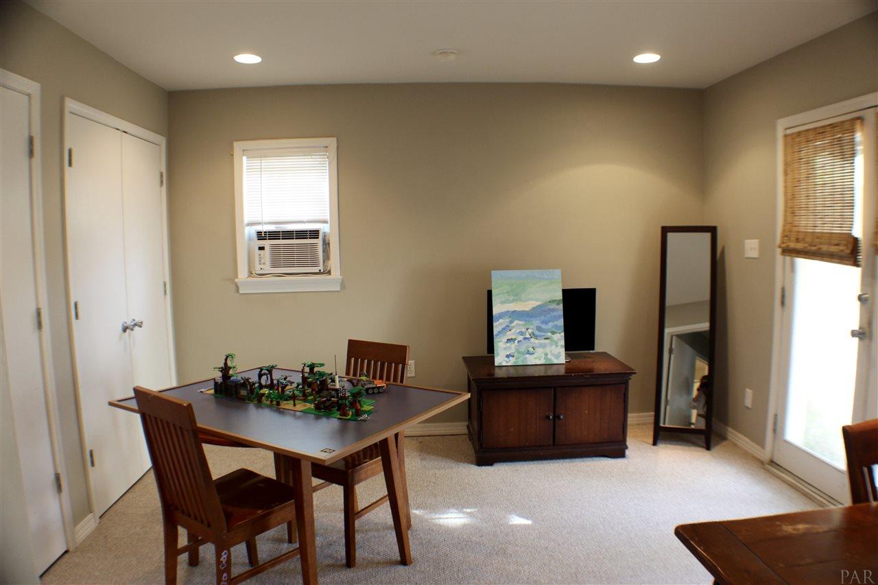110 Country Club Road Pensacola, FL 32507 - Photo 22 of 25 Carriage house living room