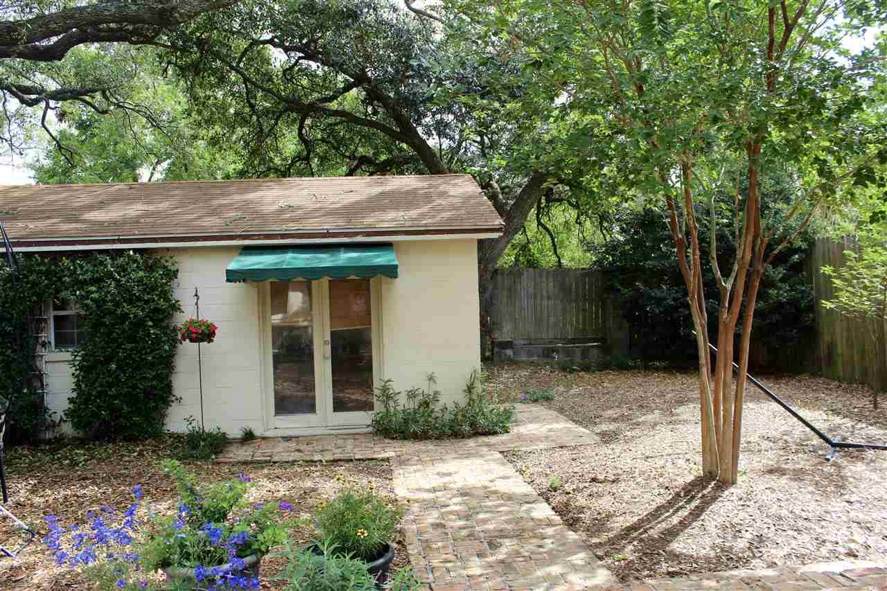 110 Country Club Road Pensacola, FL 32507 - Photo 24 of 25 Perfect for an office, art studio etc