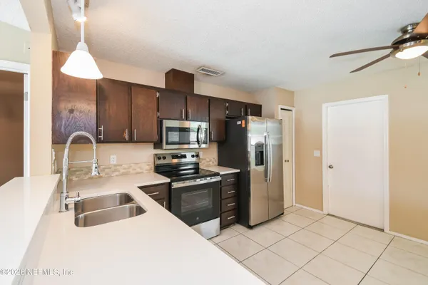 $2,600 | 13252 Morning Sun Drive, Jacksonville, FL 32225