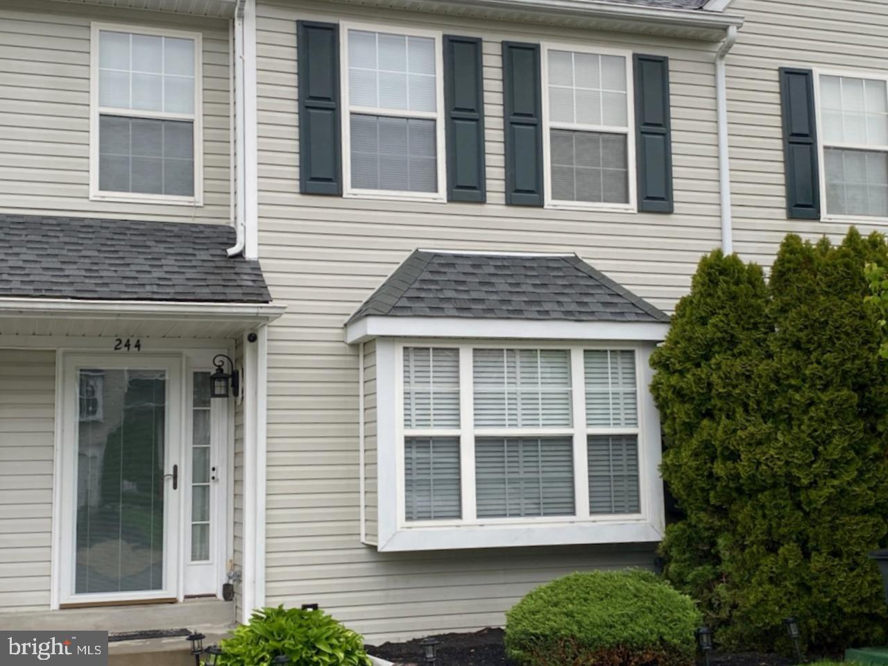 244 Springvalley Way Aston, PA 19014 - Photo 1 of 41 244 Spring Valley Front