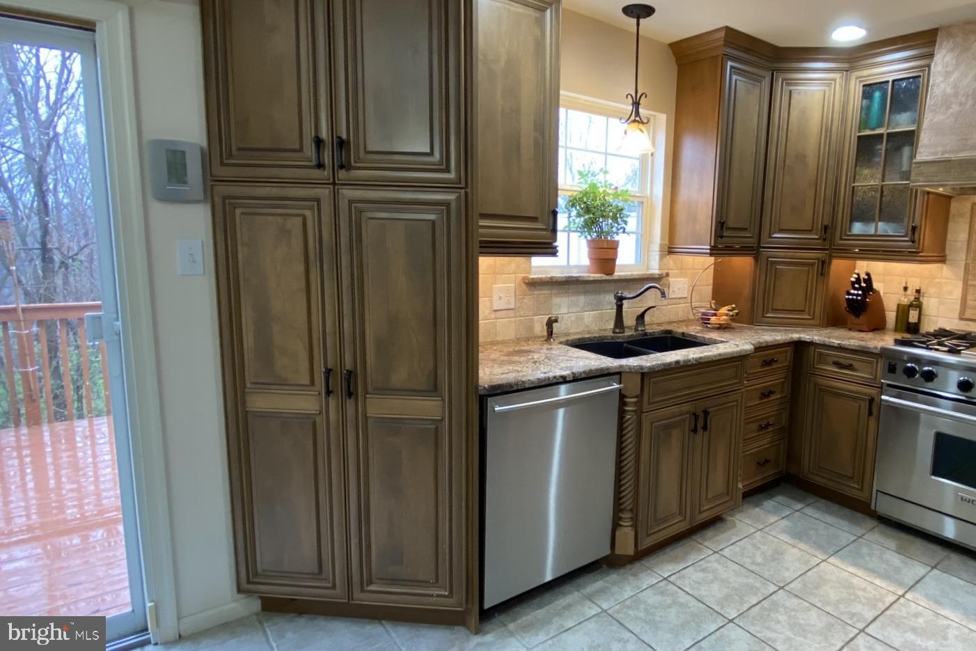 244 Springvalley Way Aston, PA 19014 - Photo 10 of 41 Gallery Image 10