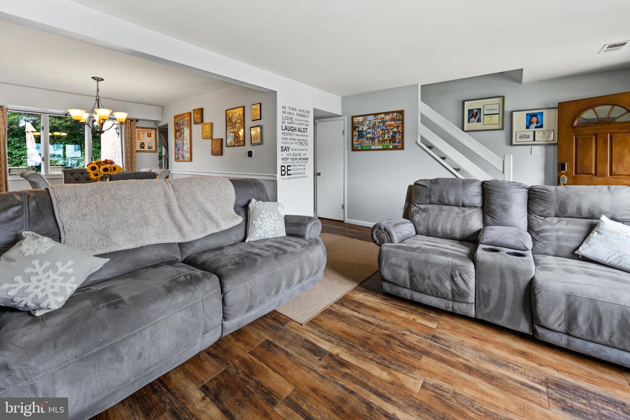 1715 Willow Place Clementon, NJ 08021 - Photo 5 of 37 a living room with furniture and painting on the wall
