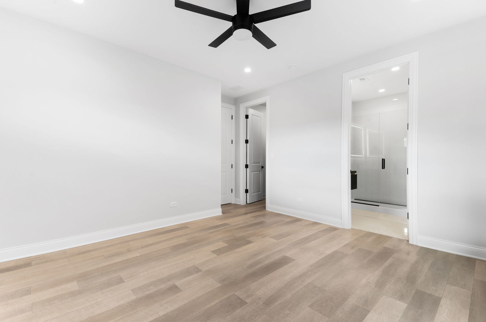 4027 South Vincennes Avenue, Unit 2 Chicago, IL 60653 - Photo 11 of 19 a view of an empty room