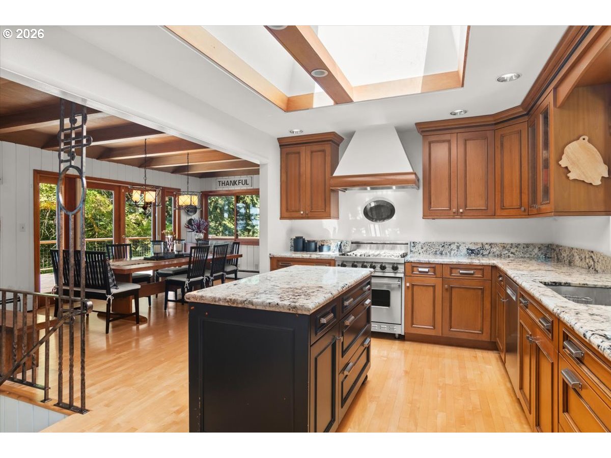 1530 Southwest Mitchell Lane Portland, OR 97239 - Photo 12 of 39 Gallery Image 12