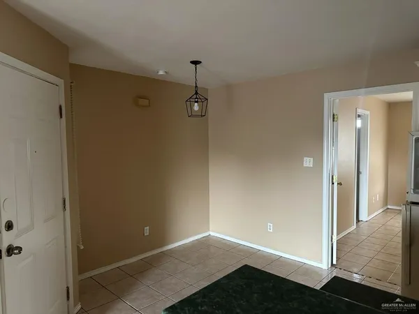 $685 | 3009 Daffodil Avenue, McAllen, TX 78501