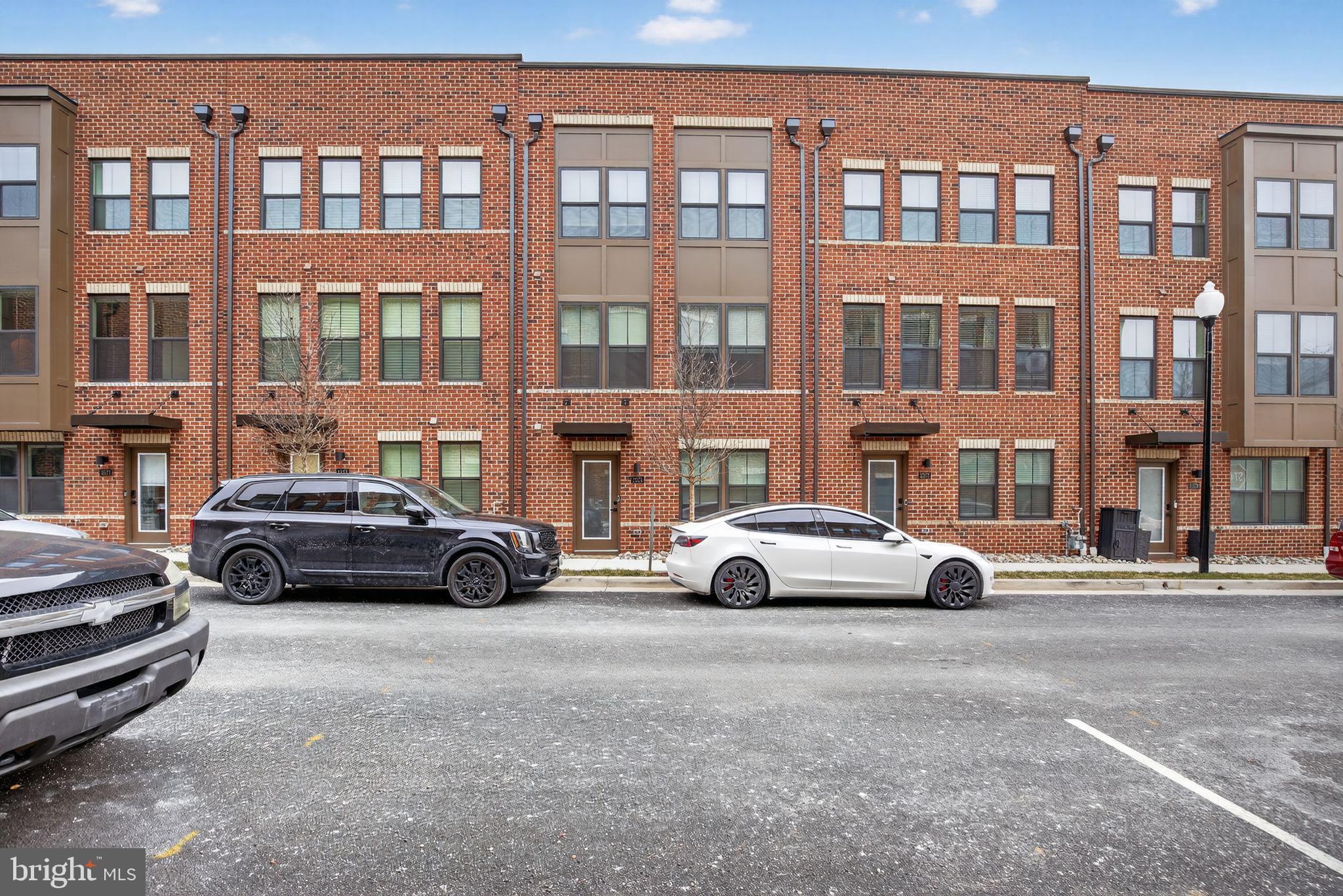 1575 Lowman Street Baltimore, MD 21230 - Photo 1 of 35