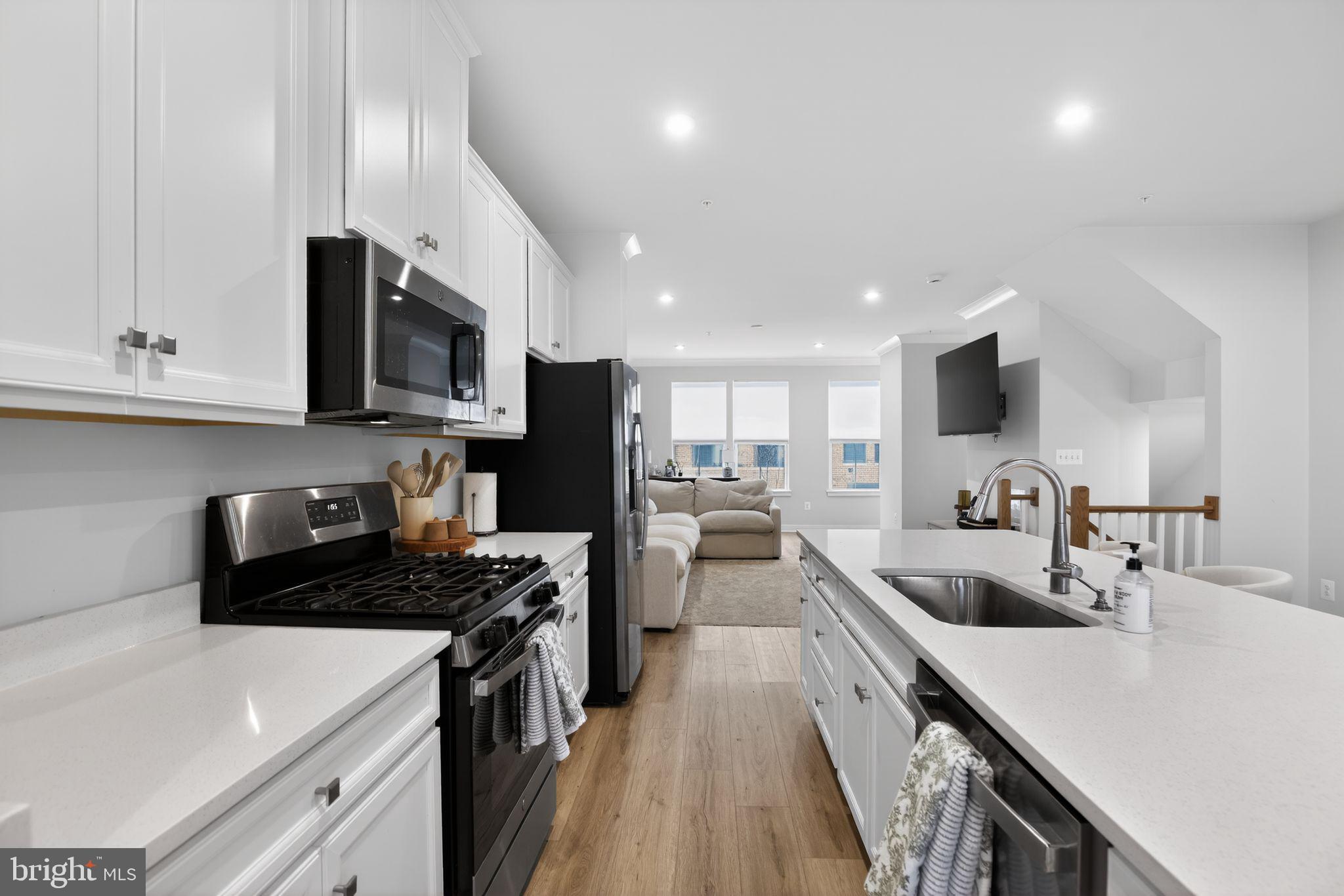 1575 Lowman Street Baltimore, MD 21230 - Photo 12 of 35