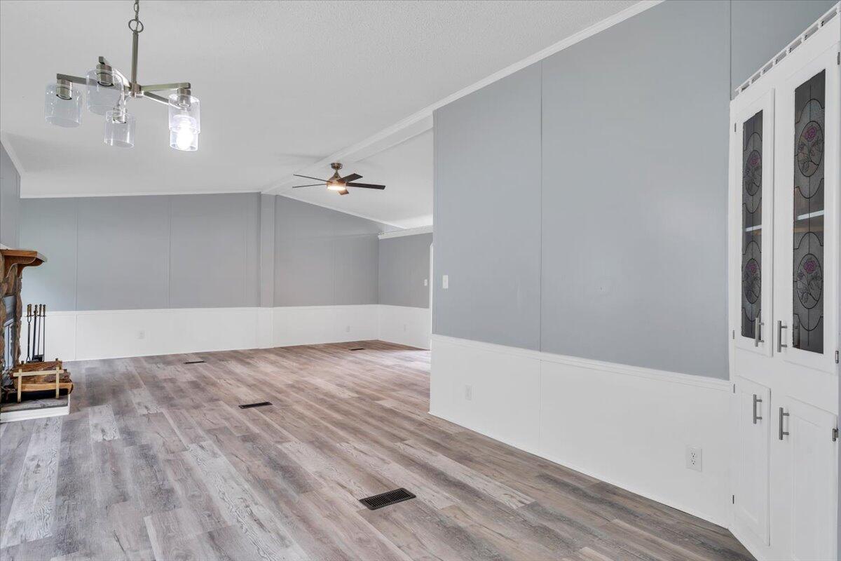 20459 Main Street Buchanan, VA 24066 - Photo 11 of 35 11-MIB08250