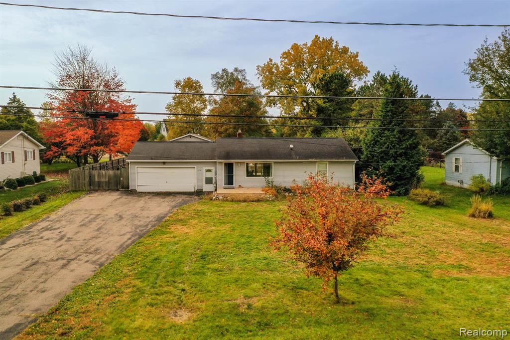10040 Clark Road Davison, MI 48423 - Photo 2 of 35