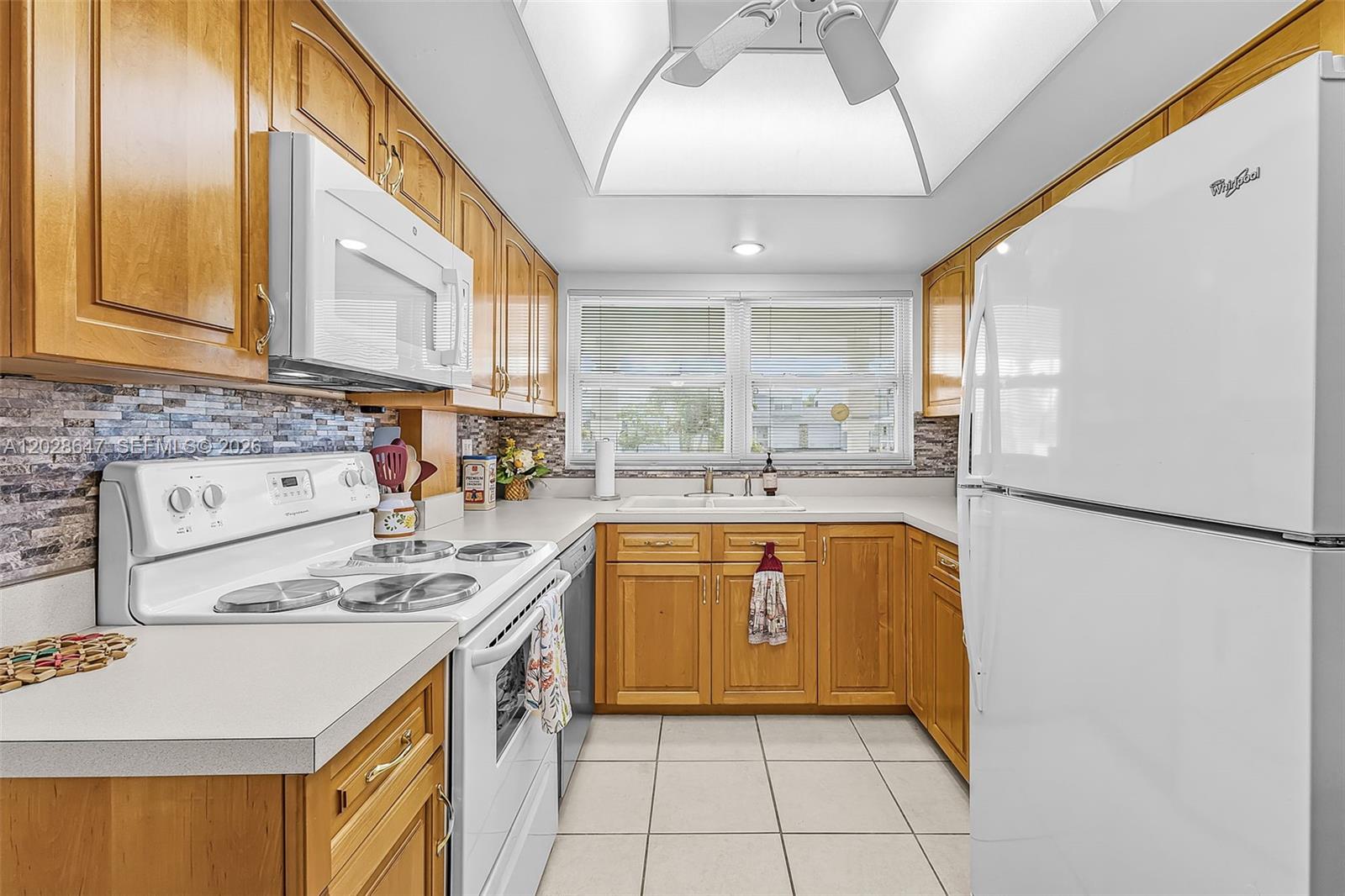 8 Watercolor Way Naples, FL 34113 - Photo 3 of 25