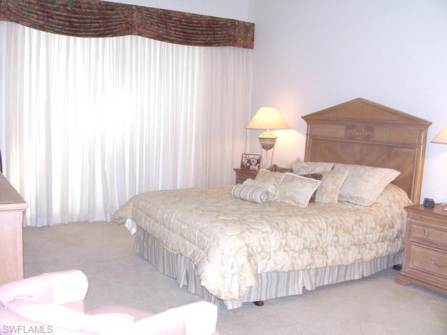 124 Spring Lake Circle Naples, FL 34119 - Photo 5 of 8 Gallery Image 5