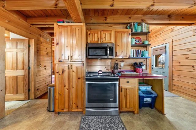 $389,900 | 3005 Pulaski Highway, Cornersville, TN 37047