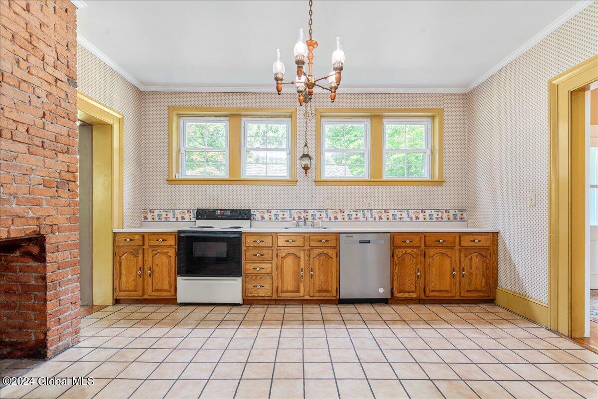 95 Brunswick Road Troy, NY 12180 - Photo 12 of 49 075-95 BRUNSWICK-20