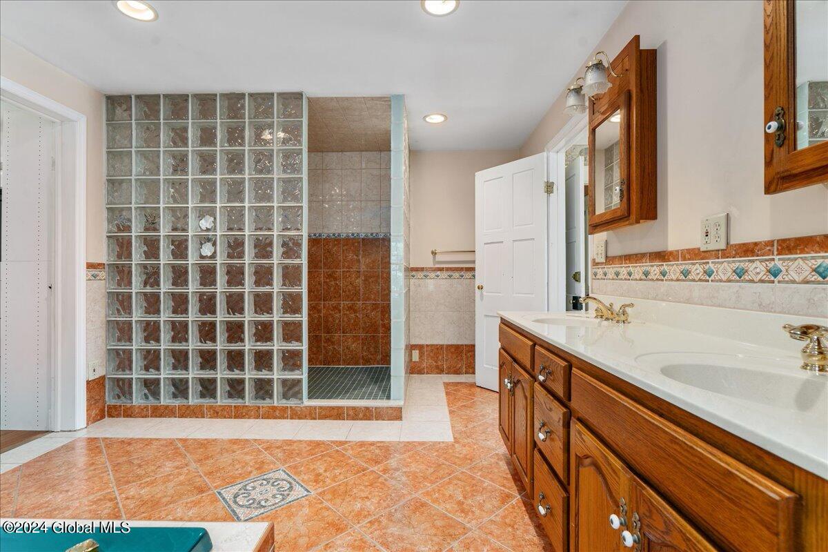 95 Brunswick Road Troy, NY 12180 - Photo 23 of 49 058-95 BRUNSWICK-37