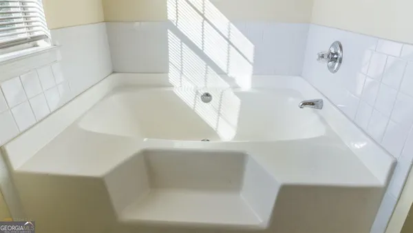 $1,800 | 872 Asbury Trail, Lithonia, GA 30058