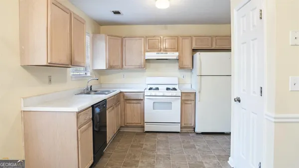 $1,800 | 872 Asbury Trail, Lithonia, GA 30058