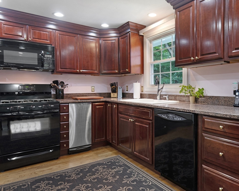 80 Foster Road Tewksbury, MA 01876 - Photo 3 of 34 Gallery Image 3