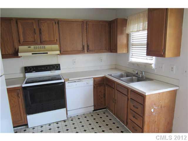 5800 Beaconsfield Road Charlotte, NC 28214 - Photo 3 of 8 Gallery Image 3