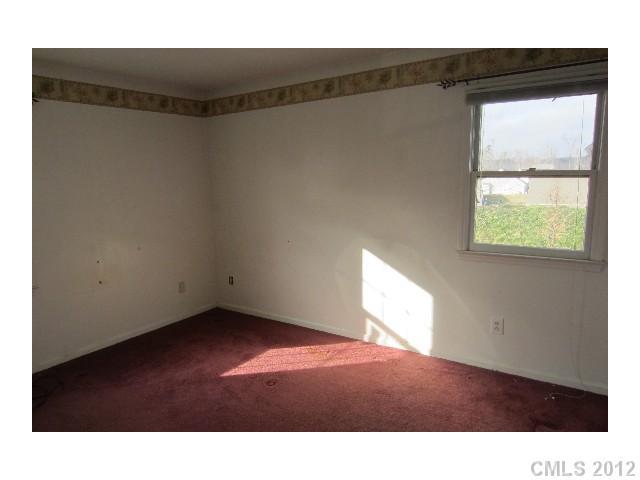 5800 Beaconsfield Road Charlotte, NC 28214 - Photo 6 of 8 Gallery Image 6