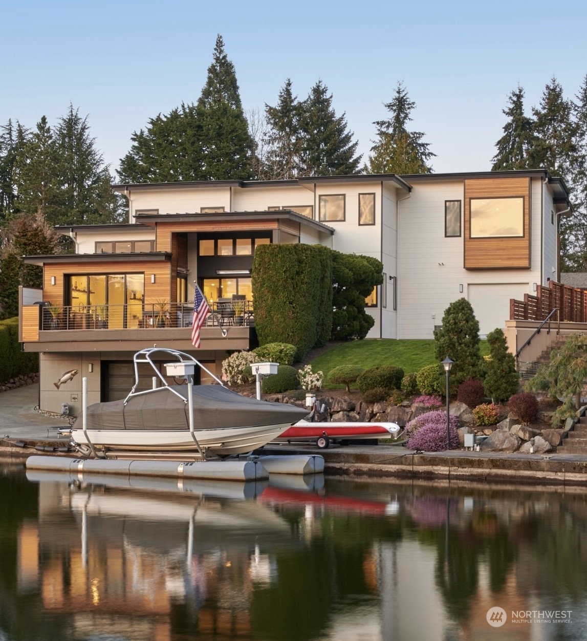 6 Columbia Key, Bellevue, WA 98006 Compass