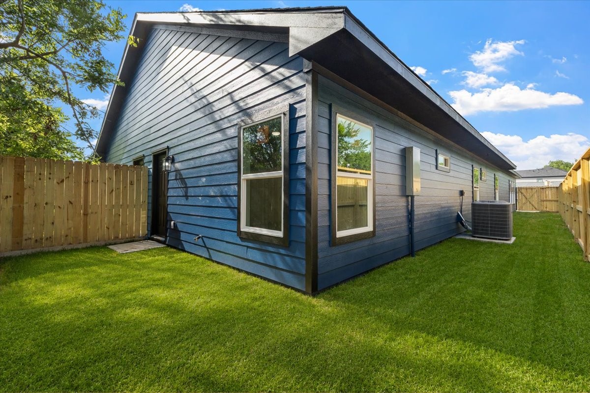 5106 Pershing Street Houston, TX 77033 - Photo 24 of 25