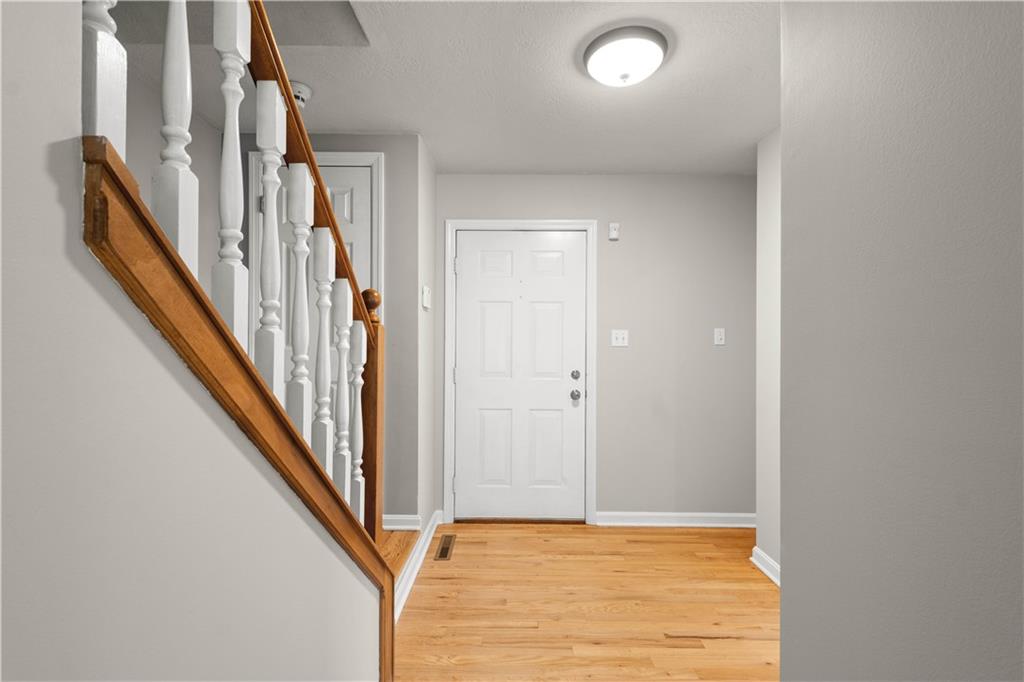 503 West McMurray Road Canonsburg, PA 15317 - Photo 15 of 40 FRONT ENTRY HALLWAY.