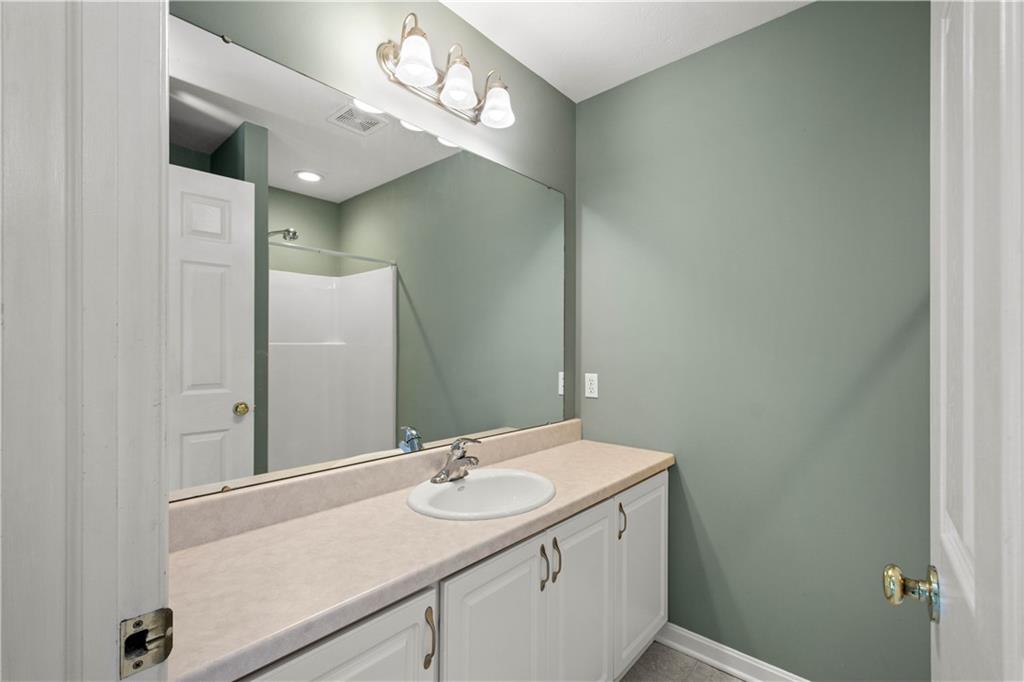 503 West McMurray Road Canonsburg, PA 15317 - Photo 20 of 40 PRIMARY BATH PROVIDES AMPLE STORAGE.