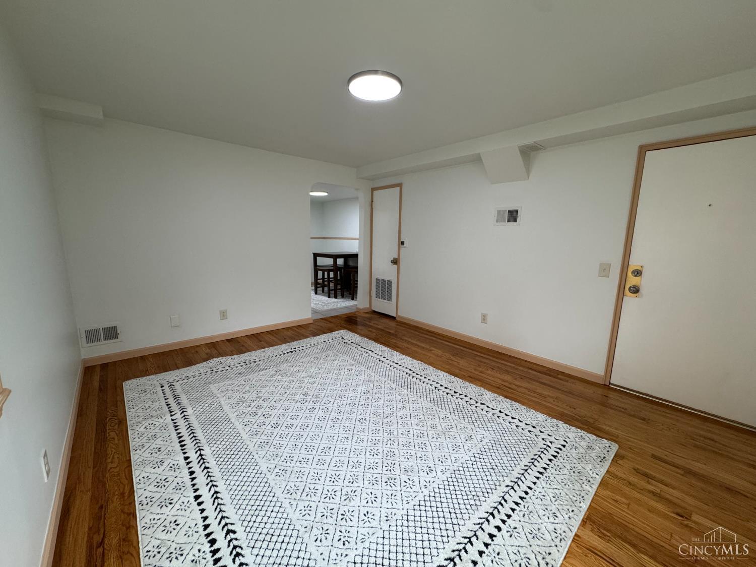 1589 Summit Road Cincinnati, OH 45237 - Photo 16 of 36
