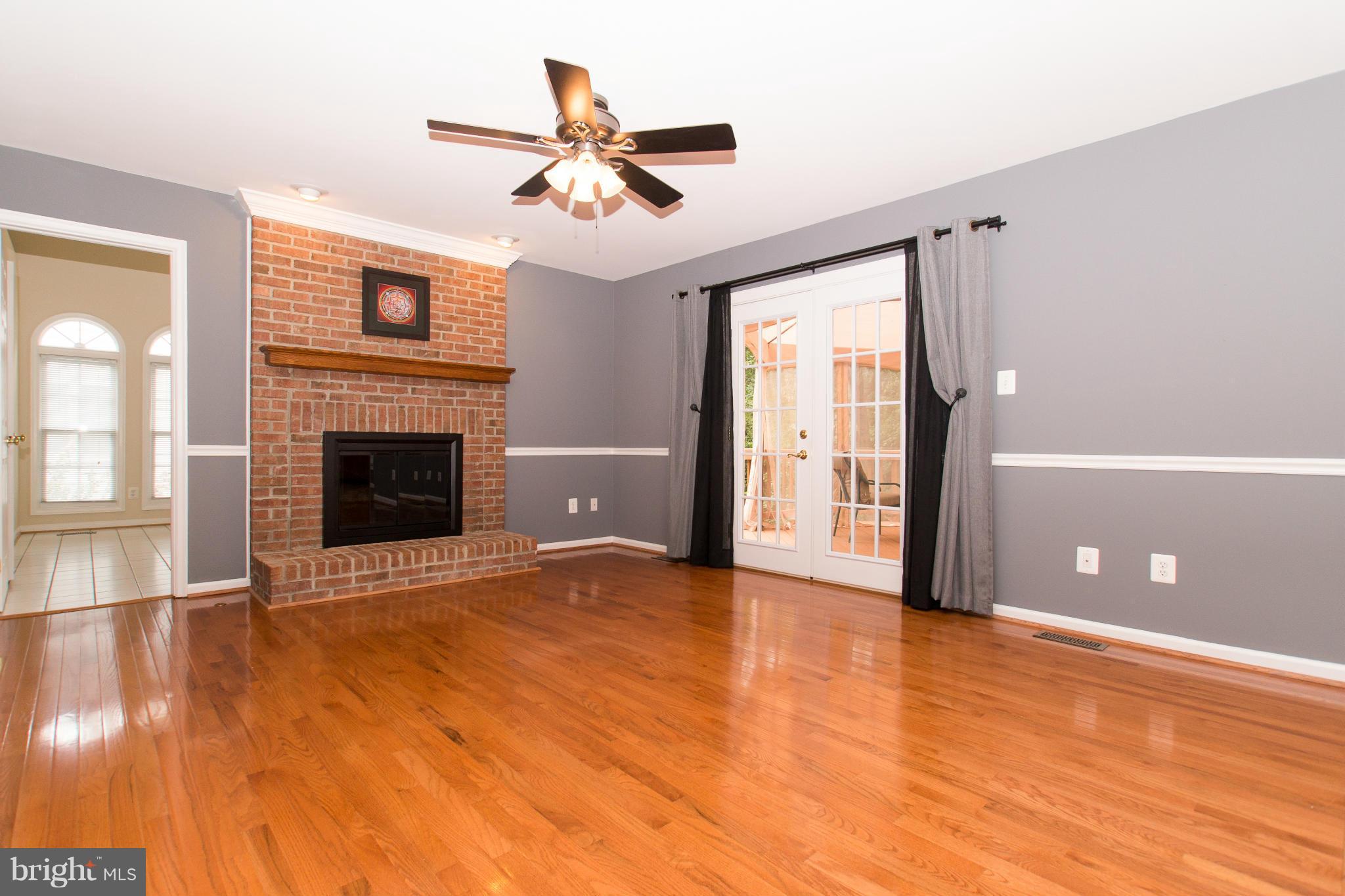 8334 Kings Ridge Court Springfield, VA 22153 - Photo 11 of 30 Family Room