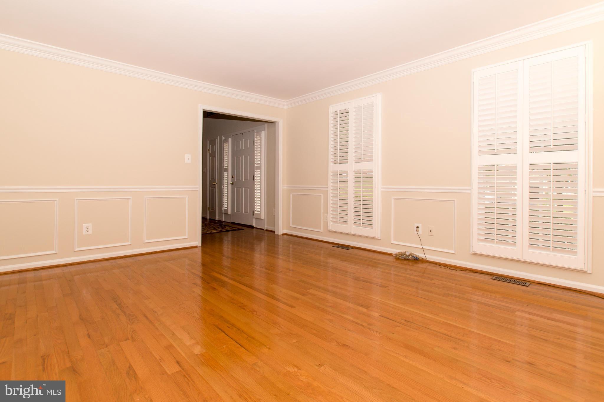 8334 Kings Ridge Court Springfield, VA 22153 - Photo 12 of 30 Living Room