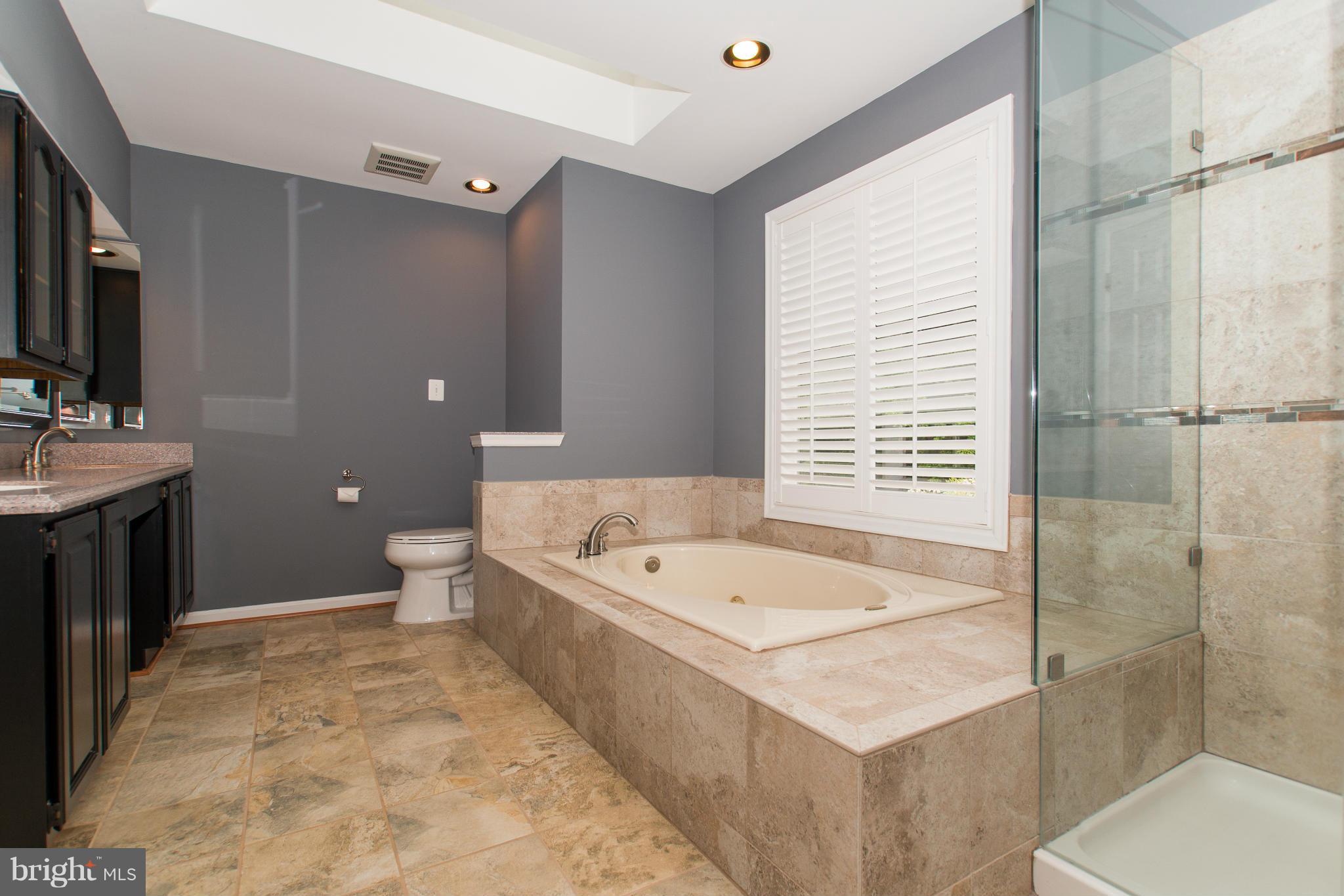 8334 Kings Ridge Court Springfield, VA 22153 - Photo 18 of 30 Bath (Master)
